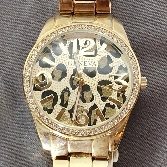 Geneva Gold Plated Link Cheetah Face Crystals Japan Mvmt Stainless Back Watch - Picture 2 of 16